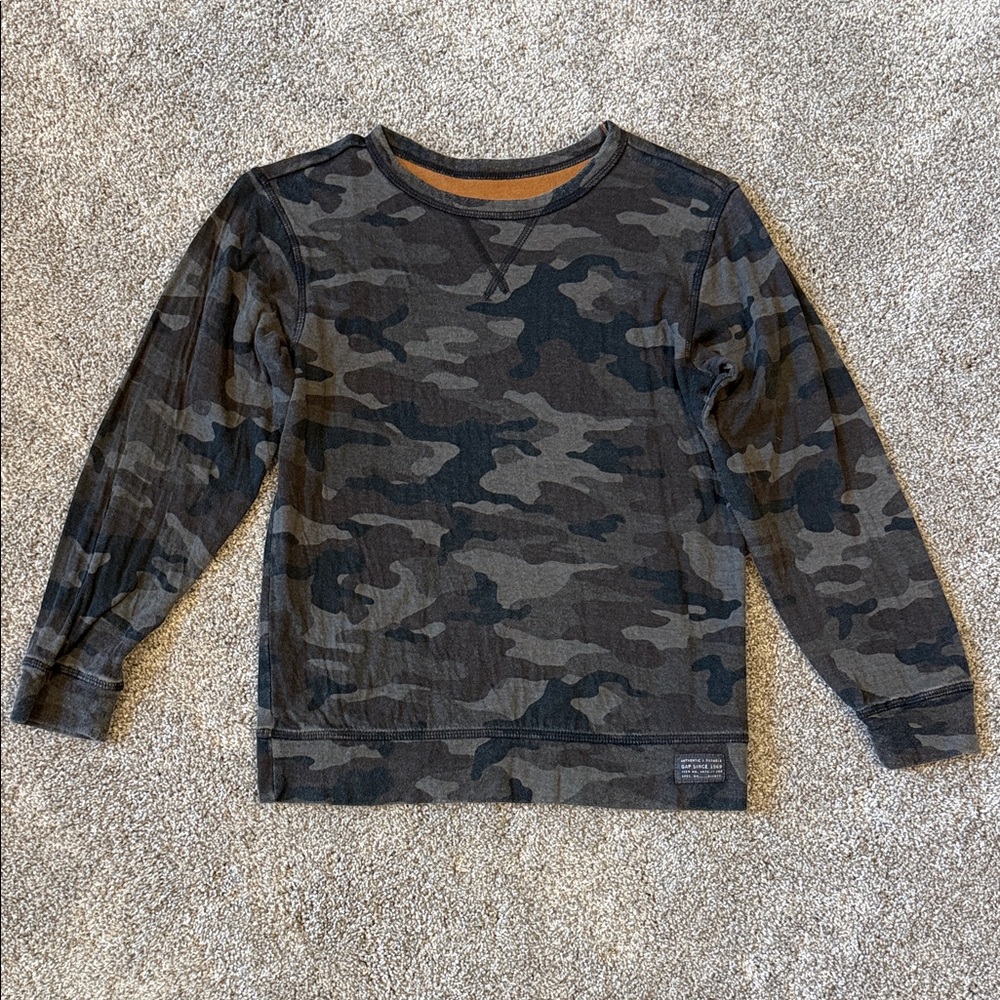 GAP Black and Gray Camouflage Long Sleeve Shirt